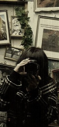 Аватар вконтакте девушка что-то фотографирует