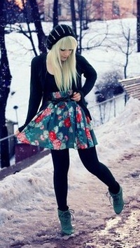 99px.ru аватар Девушка прыгает по снегу