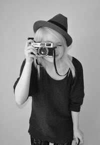 99px.ru аватар Девушка с фотоаппаратом в руке