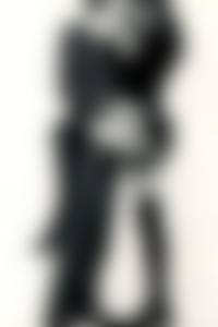 99px.ru аватар Длинноногая соблазнительная девушка в высоких сапогах и коротком черном платье с парнем