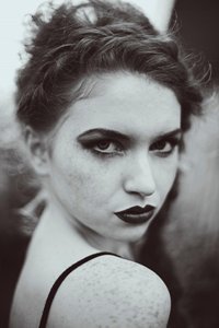 Аватар вконтакте Девушка в черно-белых тонах