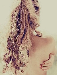 99px.ru аватар Девушка с кудрявыми волосами