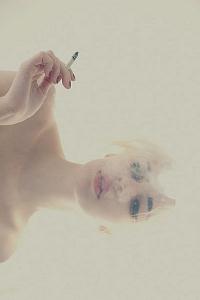 99px.ru аватар Девушка в сигаретном дыму