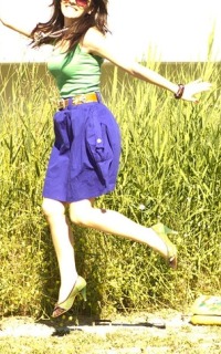 Аватар вконтакте Веселая девушка на природе