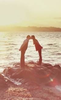 99px.ru аватар Парень и девушка целуются у моря