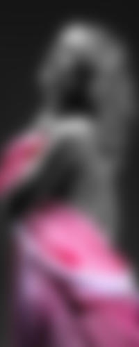 99px.ru аватар Девушка прикрылась розовым покрывалом
