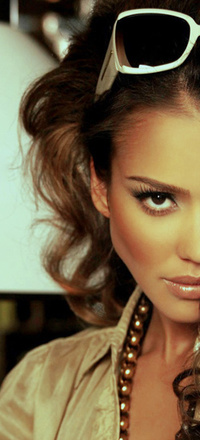 Аватар вконтакте Джессика Альба / Jessica Alba в солнечных очках