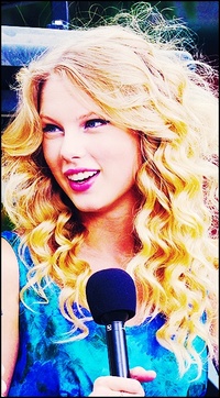 Аватар вконтакте Taylor Swift / Тейлор Свифт что - то рассказывает