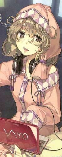 99px.ru аватар Сасами Цукуёми / Sasami Tsukuyomi из аниме Сасами-сан на Лень.com / Sasami-san@Ganbaranai держит на коленях ноутбук.На шее у неё наушники
