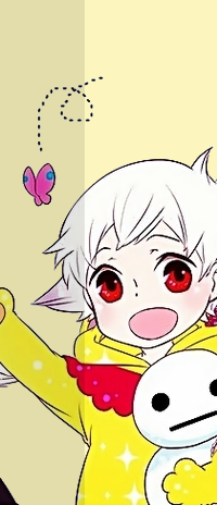Аватар вконтакте Чиби / chibi Най / Nai из аниме Карнавал / Karneval в костюме льва машет ручкой и держит в руках игрушку, возле него летит бабочка