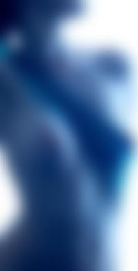 Аватар вконтакте Обнаженная девушка прикрыта голубым шарфом, фотограф Nenad Karadjinovic