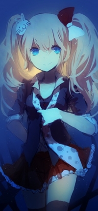 Аватар вконтакте Эношима Джунко / Enoshima Junko из игры и аниме Академия отчаяния / Dangan Ronpa на фоне ночного неба