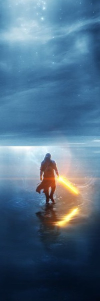 99px.ru аватар Мужчина, идущий по морскому мелководью, освещает себе путь лучом света фонарика, находящегося у него в руке, на фоне пасмурного неба
