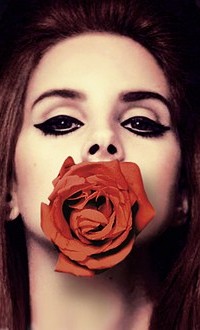 Аватар вконтакте Lana Del Rey / Лана Дель Рей с розой во рту