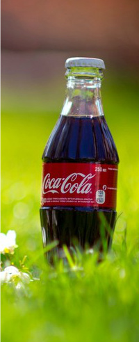 99px.ru аватар Кока-Кола / Coca-Cola на зеленой траве