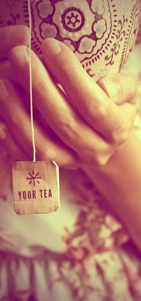 99px.ru аватар Кружка чая в руках (Your tea / Ваш чай)