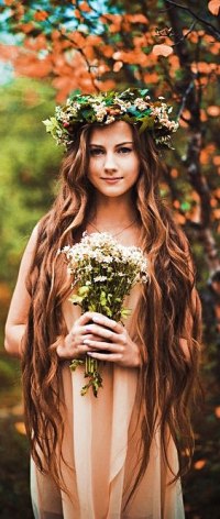 Людях, красивая ава длинноволосой русой девушки