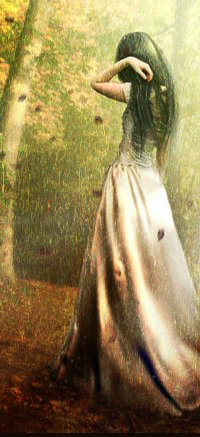 99px.ru аватар Девушка в длинном платье, стоит к нам спиной, перед деревьями