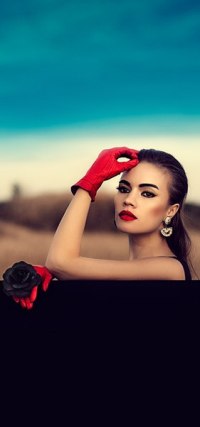 99px.ru аватар Девушка в красных печатках и черной розой на одной руке, by simsalabima