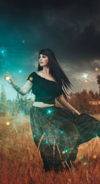 Аватар вконтакте Девушка стоит в поле, Renee Robyn Photography