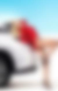 99px.ru аватар Девушка в красном у авто