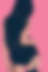 99px.ru аватар Девушка в черном нижнем белье на розовом фоне