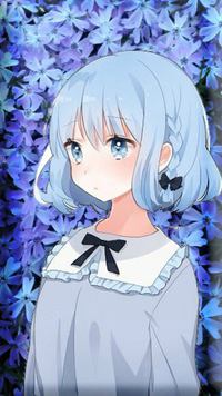 99px.ru аватар Смущенная анимешная девочка с голубыми волосами, в голубом платьице с черным бантиком на воротничке, на фоне голубых цветов