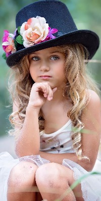 99px.ru аватар Девочка в шляпе с цветами