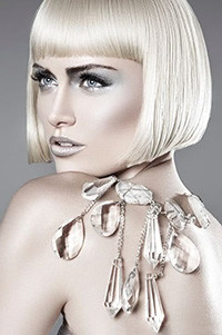 Аватар вконтакте Блондинка с серыми глазами