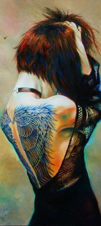 99px.ru аватар Девушка стоит к нам спиной с тату на ней в виде крыльев, by bohomaz
