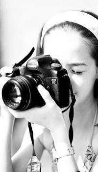 99px.ru аватар Девочка с фотоаппаратом в руках