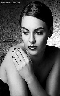 Аватар вконтакте Девушка держит руку на плече, фотограф Nevena Uzurov