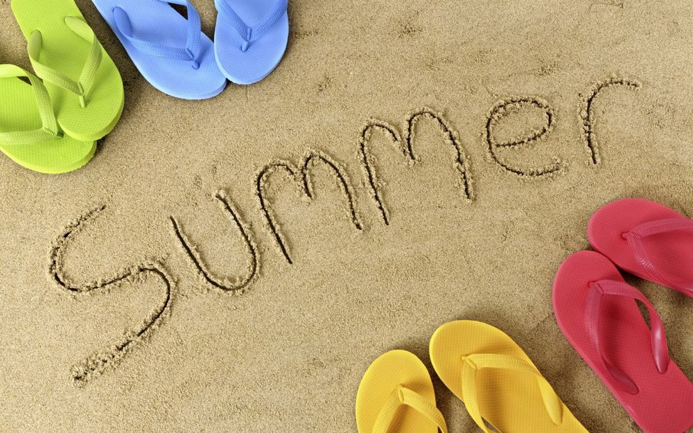 Обои для рабочего стола Summer лето, песок, пляжные сланцы