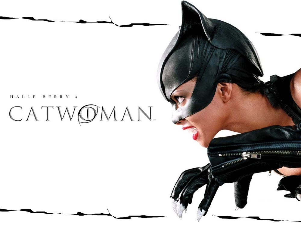 Обои для рабочего стола Halle Berry is Catwoman (Женщина-кошка)