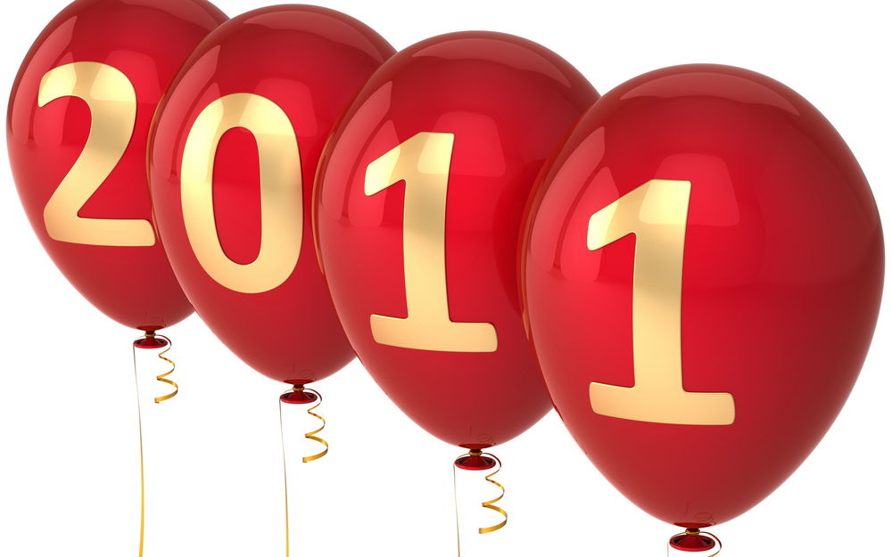 Обои для рабочего стола Скоро Новый год! Шары с надписью 2 0 1 1