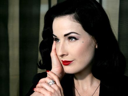 Обои на рабочий стол Dita Von Teese
