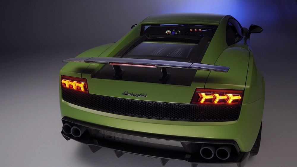 Обои для рабочего стола Желтый Lamborghini