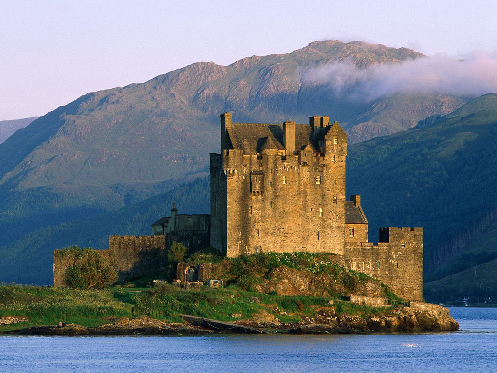Обои для рабочего стола Замок Eilean Donan, расположенный на острове, Шотландия
