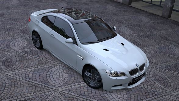 Обои на рабочий стол Белый автомобиль BMW M3 Coupe