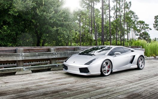 Обои на рабочий стол Lamborghini пепельного цвета