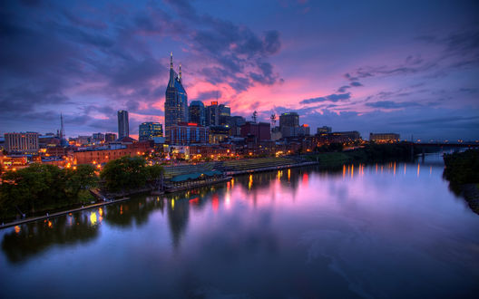 Обои на рабочий стол Нэшвилл, штата Теннесси, США / Nashville Tennessee, USA на берегу реки Камберленд / Cumberland