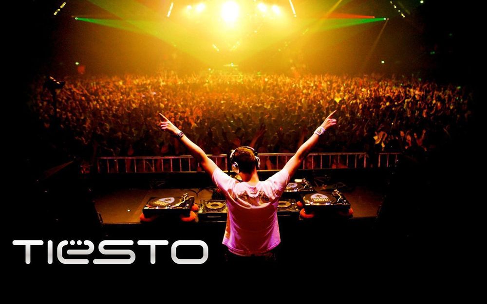 Обои для рабочего стола Выступление Ди-джея (tiesto)