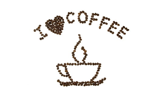 Обои на рабочий стол Надпись из зерен с любовью к кофе (I love coffee)