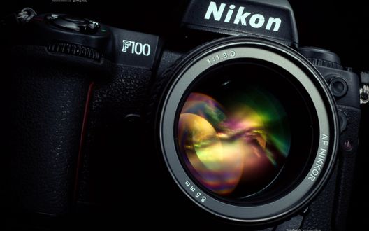 Обои на рабочий стол Фотоаппарат Nikon F-100 (body) профессиональный зеркальный автофокусный пленочный фотоаппарат