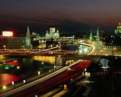 Обои на рабочий стол Ночная Москва, вид на кремль, храм Христа спасителя и на Москву реку