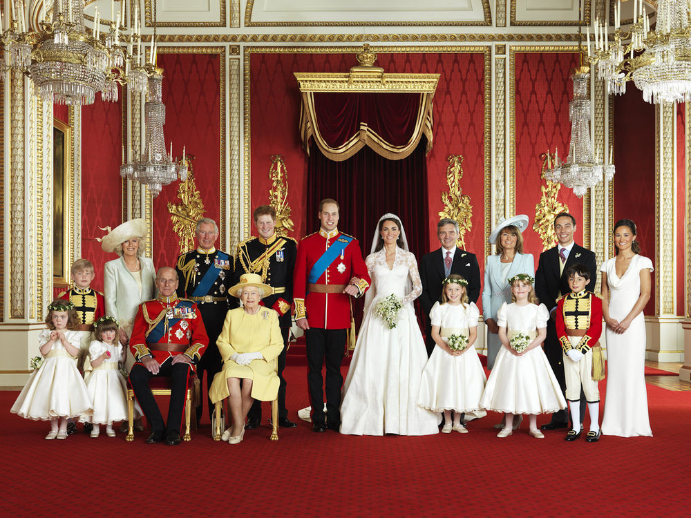 Обои для рабочего стола Королевская семья во дворце Кейт Мидлтон и Принц Уильям, Принц Чарльз, королева Елизавета II