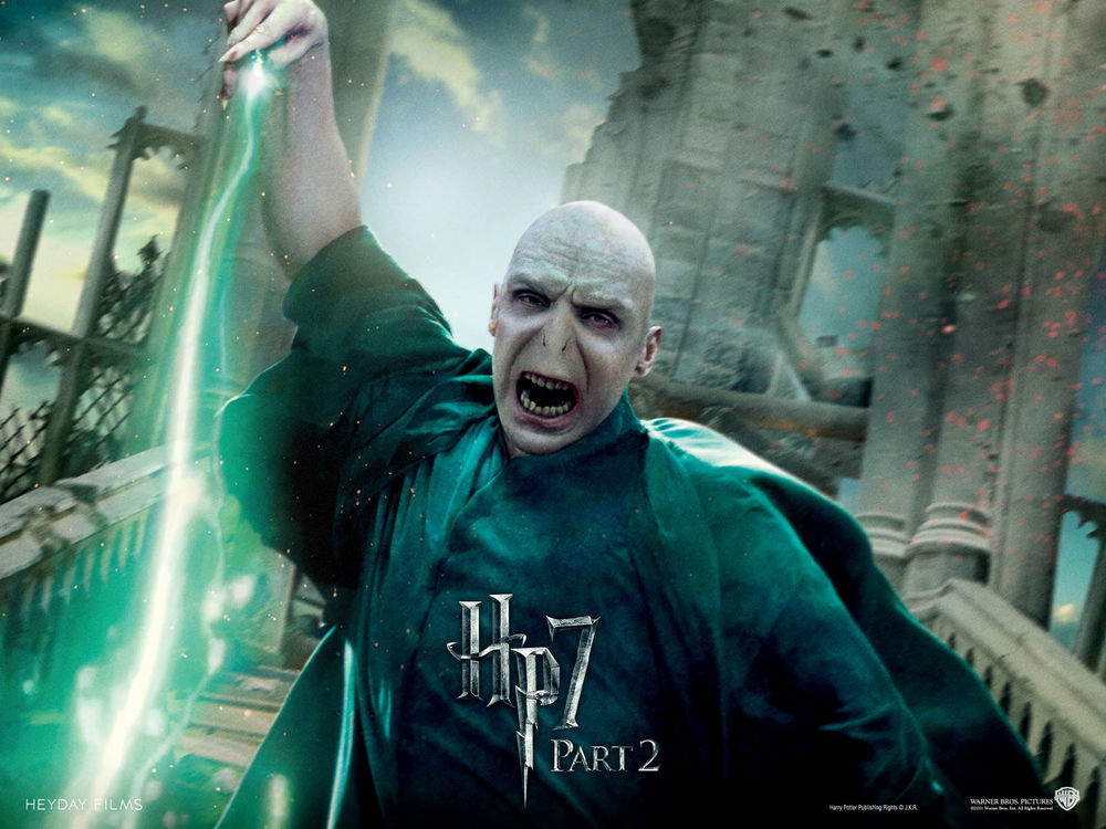 Обои для рабочего стола Волан Де Морт кинулся в атаку, фильм Гарри Поттер и Дары смерти: Часть 2 (HP Part 2)