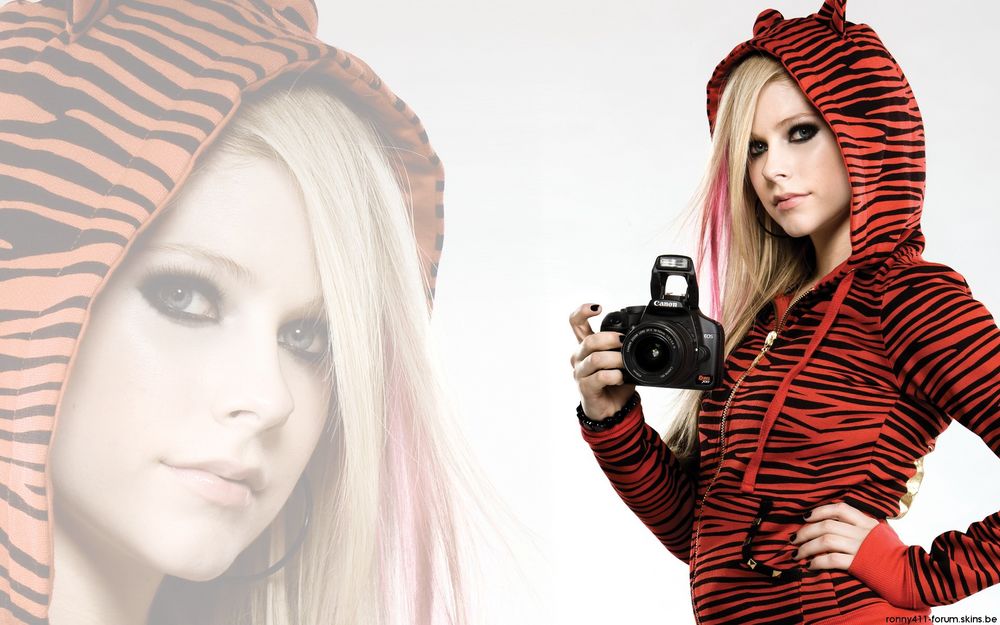 Обои для рабочего стола Avril Lavigne / Аврил Лавин