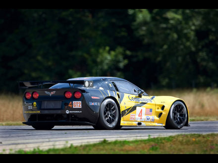 Обои на рабочий стол Chevrolet Corvette C6 R GT2 Rear and Side Speed