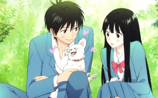Обои на рабочий стол Аниме Дотянуться до тебя / Достучаться до тебя / Kimi ni todoke, Куронума Савако и Шота кадзехая играют с собакой